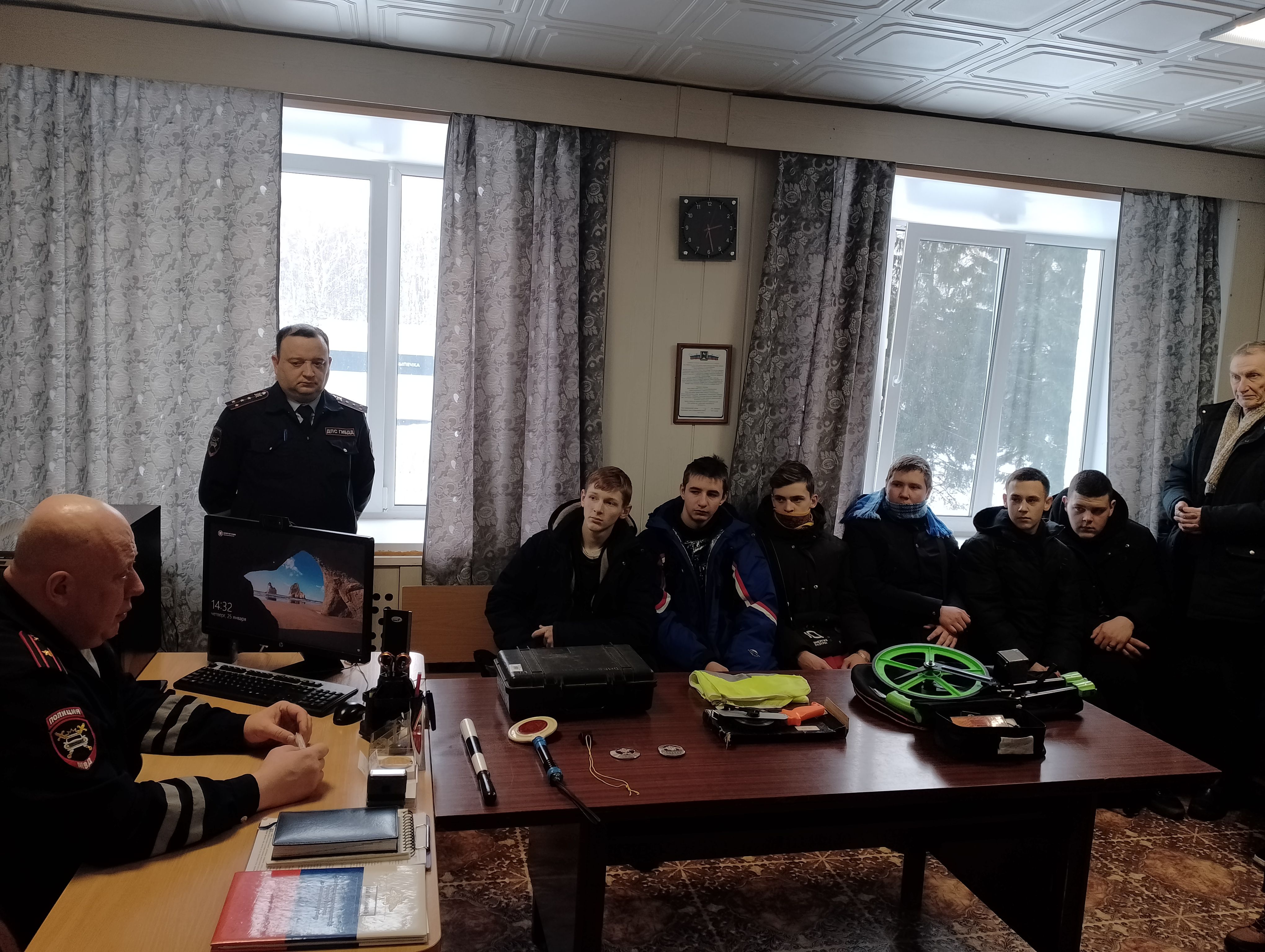 Студенты Кожевниковского техникума агробизнеса посетили районное подразделение Госавтоинспекции