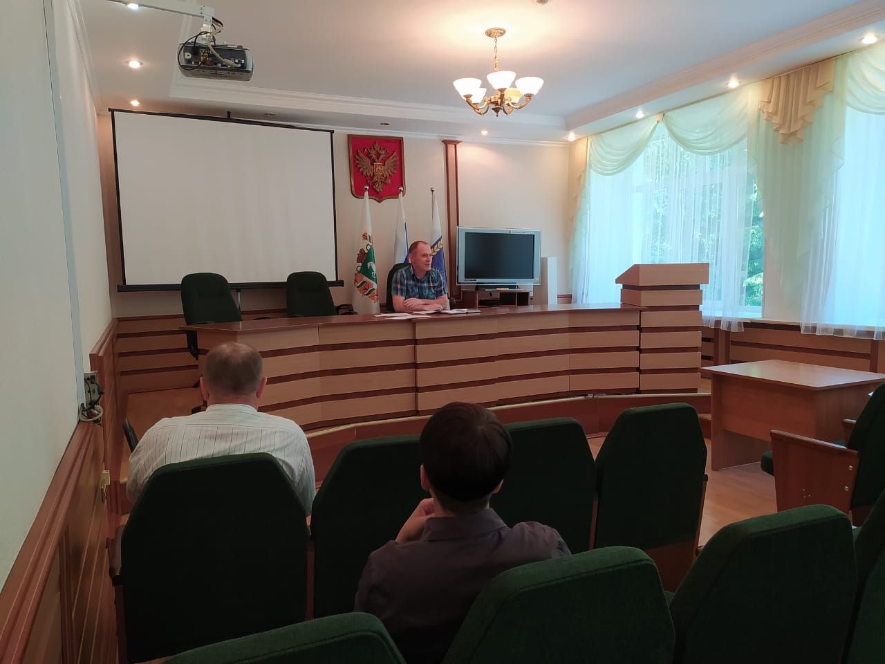 Сегодня в районной Администрации состоялось заседание Кожевниковской районной трехсторонней комиссии по регулированию социально-трудовых отношений